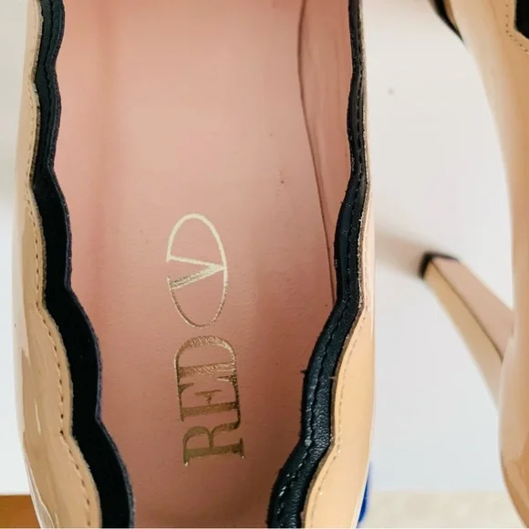 Red Valentino Scalloped Trim Patent leather peep toe pumps pale pink and black - Picture 4 of 14